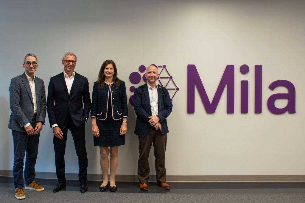 Photo des employé.e.s de BNP Paribas et de Mila lors de la signature du partenariat / Photo of BNP Paribas and Mila employees at the partnership signing