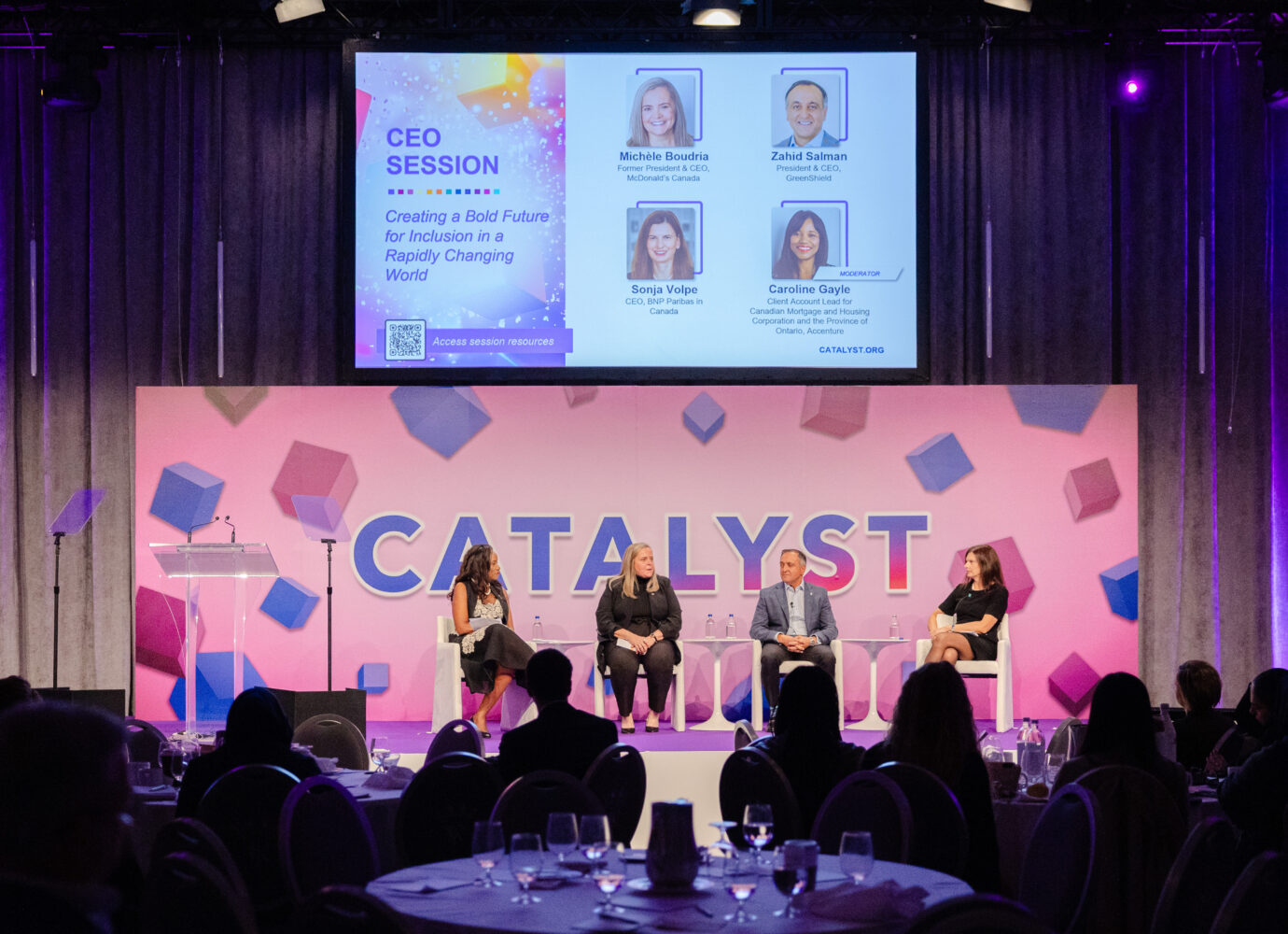 Photo des intervenant.e.s à la Conférence Catalyst Honours / Photo of panelists at the Catalyst Honours Conference
